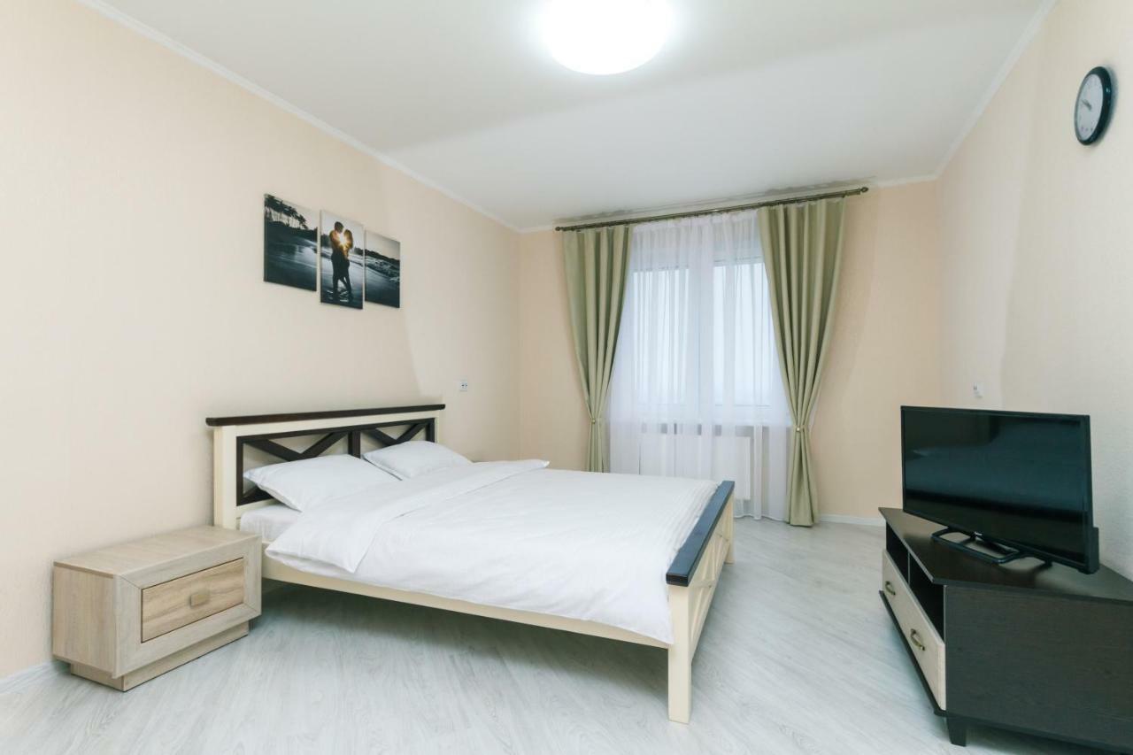 Видовая Квартира Yaroslavichi-2 Wyschhorod Exterior foto