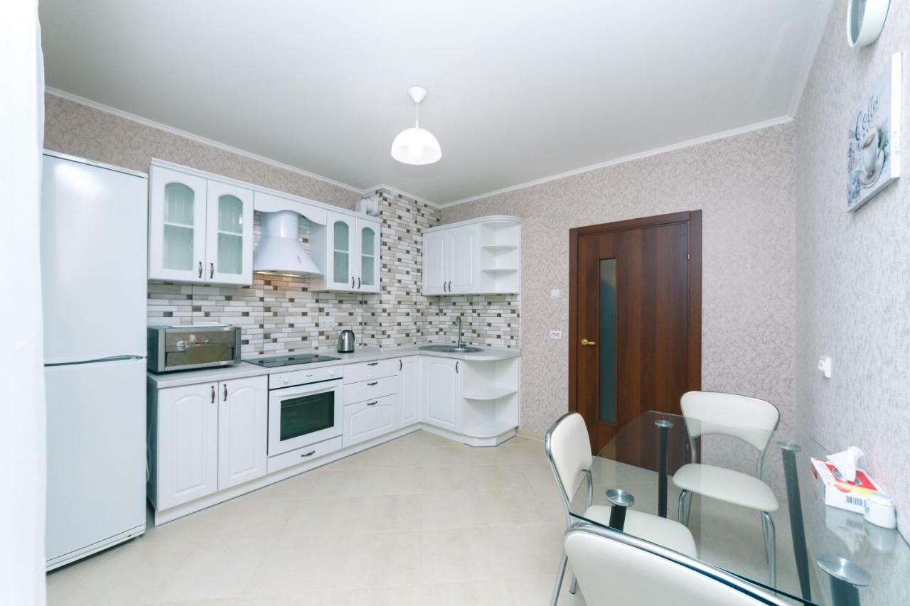 Видовая Квартира Yaroslavichi-2 Wyschhorod Exterior foto